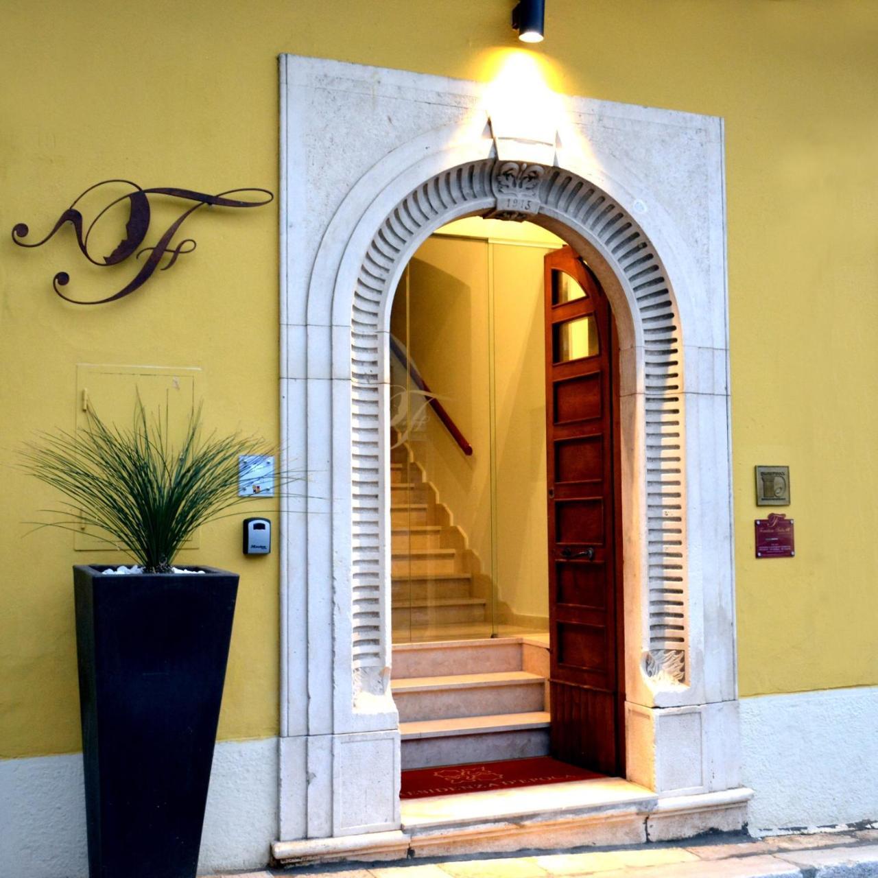 Forentum Suite Lavello Exterior foto